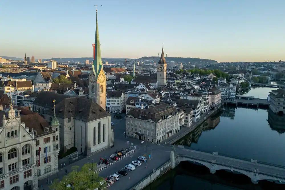 SAD i Švajcarska najavile sporazum: Vašington smanjuje carine, švajcarske kompanije da ulože 200 milijardi dolara