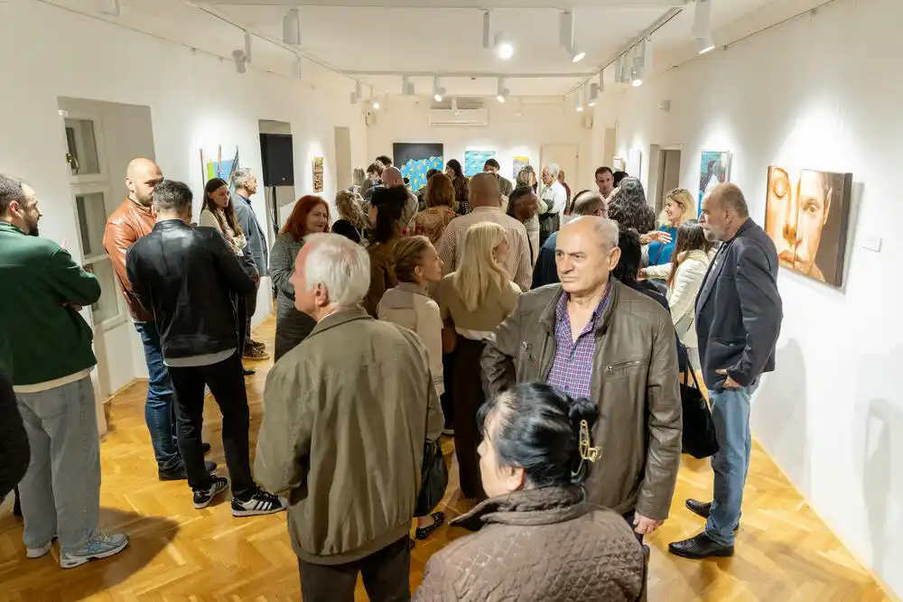 Širok spektar savremenih likovnih izraza: Otvoren drugi Likovni salon Pean – Sindik u Tivtu