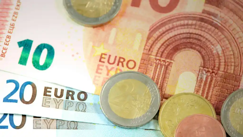 Traže odštetu zbog 100.000 eura podignutih lažnim pasošima