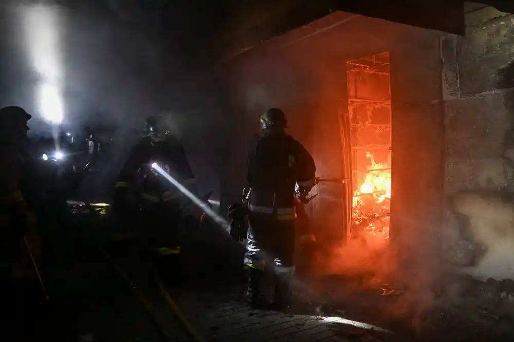 U ruskom napadu na Zaporožje ubijeno pet ljudi, Rusija tvrdi da je preuzela kontrolu nad Kupjanskom, Ukrajina demantuje