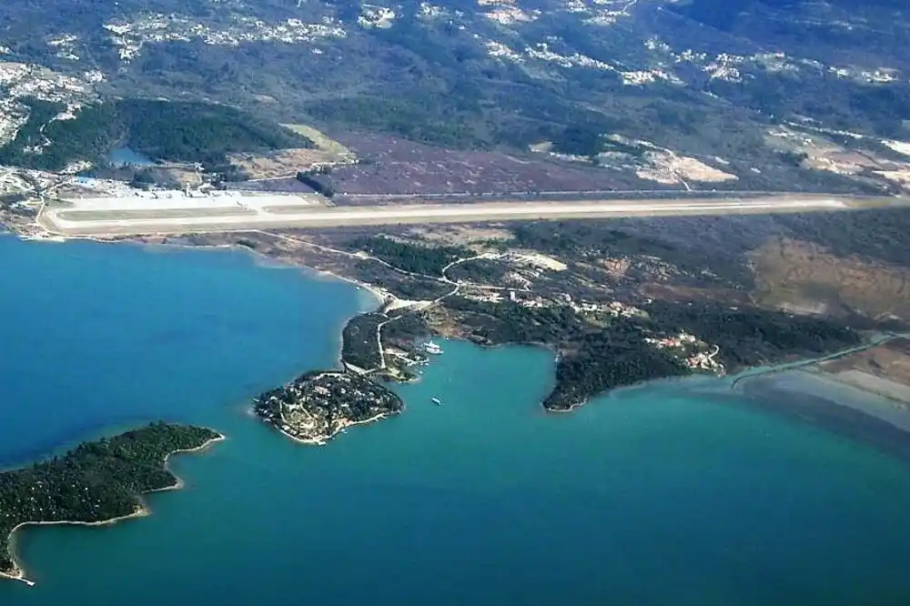 Uređuju igralište na Ostrvu cvijeća