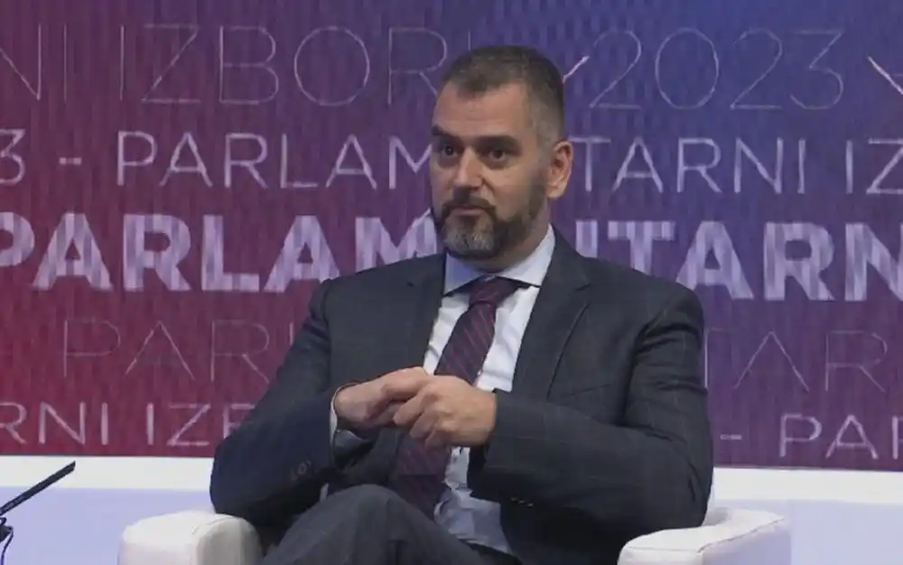 Vuković: Vladi odgovara inflacija – budžet je inflatorni, građani gube, a država i krupni kapital profitiraju