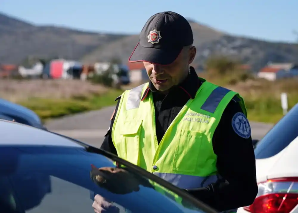 Za 24 sata 15 saobraćajnih nezgoda