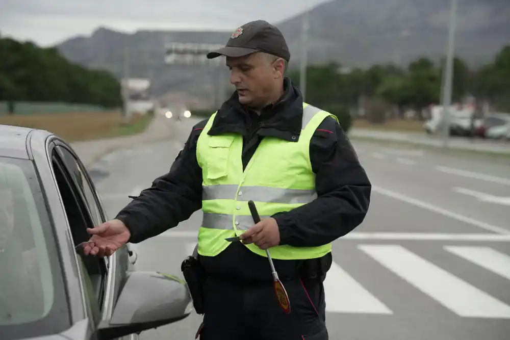 Četvoro uhapšeno u Bijelom Polju: Vozili duplo brže od dozvoljenog