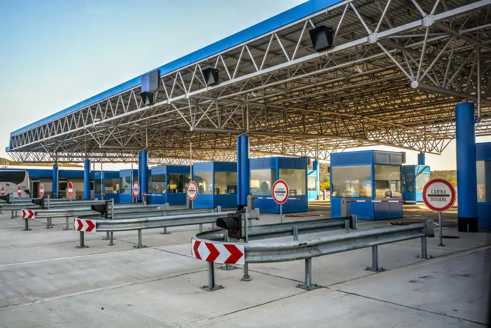 CIN-CG Korupcija na sitno u sektorima policije i carine: Mali iznosi, a velika cijena