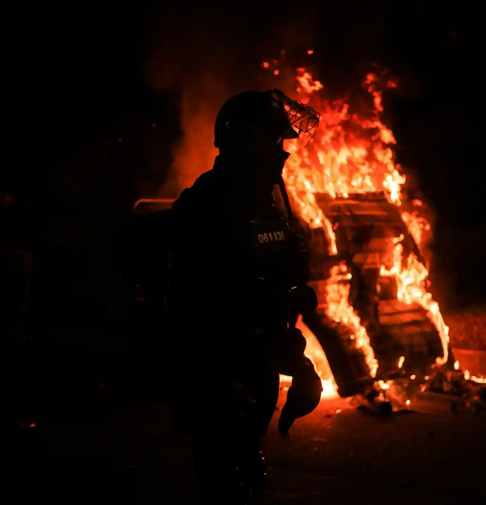 Eksplozije i požar u fabrici Globus u Kiseljaku: Objekat u potpunosti izgorio
