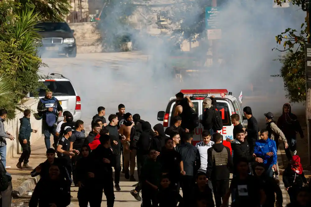 Gardijan: Izraelski doseljenici pretukli i opljačkali italijanske i kanadske volontere na okupiranoj Zapadnoj obali