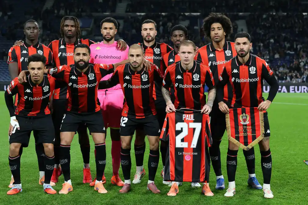 Haos u Nici, navijači sačekali autobus sa igračima, šamarali direktora