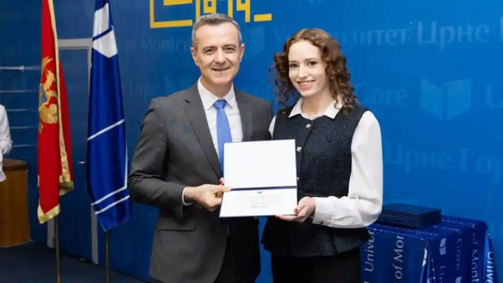 Iva Đuričković, briljatna studentkinja s prosjekom 9,91 – „Farmacija me oduvijek facinirala“