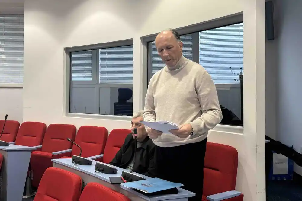 JU Ratkovićeve večeri poezije uskladila akta sa zaključkom Skupštine o oduzimanju nagrade Radovanu Karadžiću