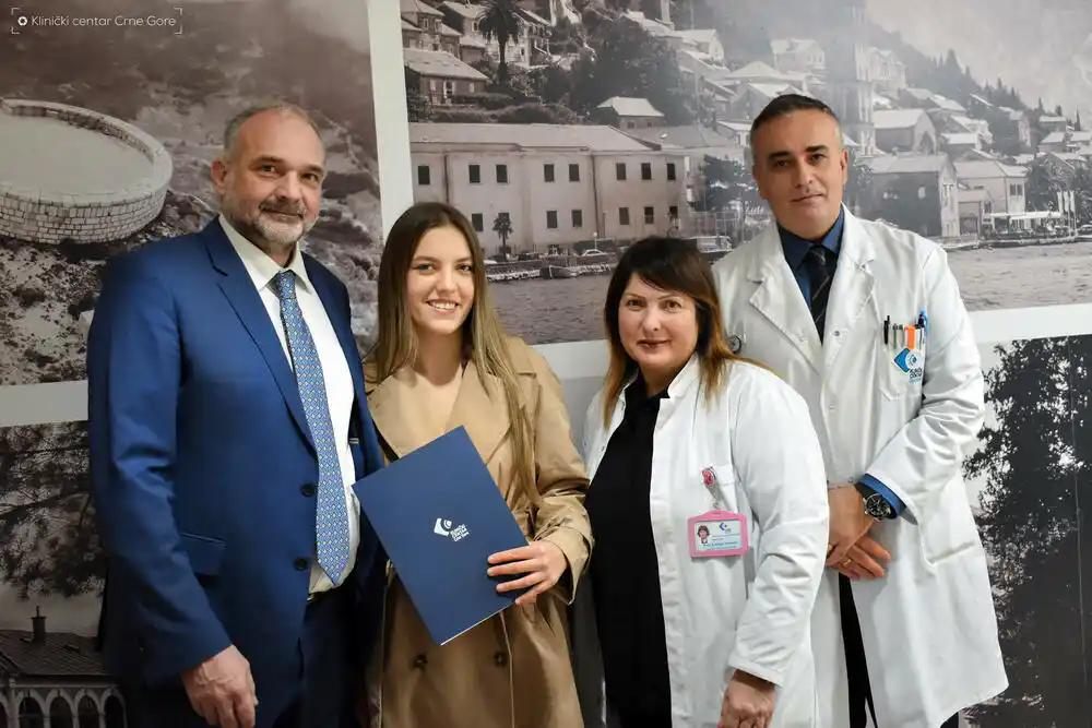 Klinički centar dodijelio stipendiju najboljoj studentkinji Medicinskog fakulteta Valentini Nicaj