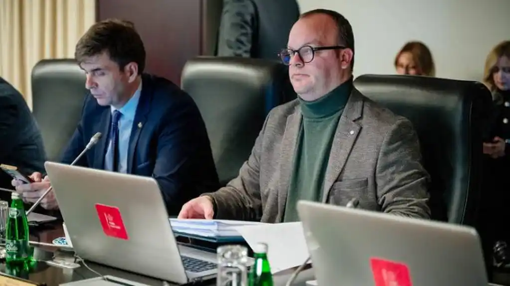 MERS: Donesena Uredba o naknadi za plastične kese koju plaća prodavac