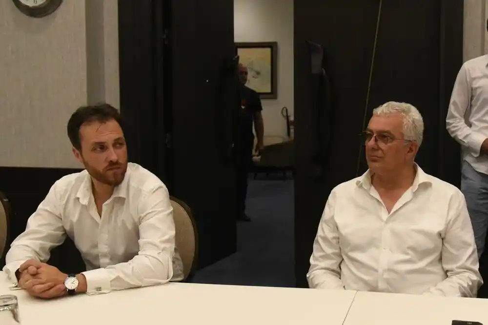 Milačićeva partija utapa se u Mandićevu?