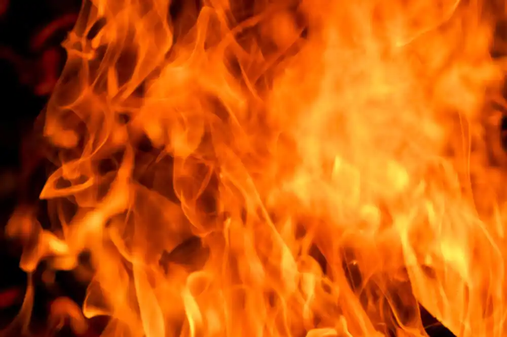 Najmanje 12 osoba poginulo u požaru u stambenoj zgradi na jugu Kine