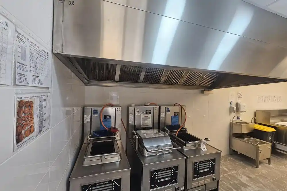 Nesvakidašnji razlozi zašto poznati lanac restorana ne može da radi u zgradi u kojoj živi i Milatović