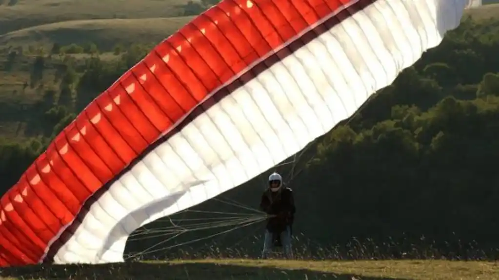 Padobranac visio s aviona na 4.600 metara, spasio se u zadnji čas