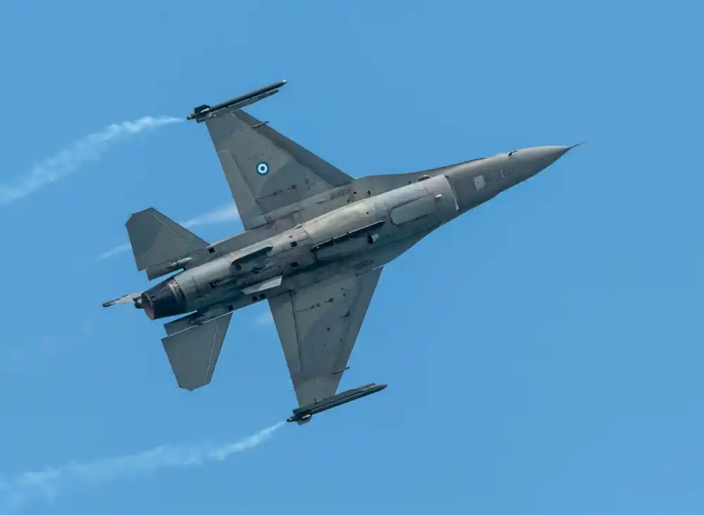 Poljska podigla borbenu avijaciju, obustavljeni civilni letovi