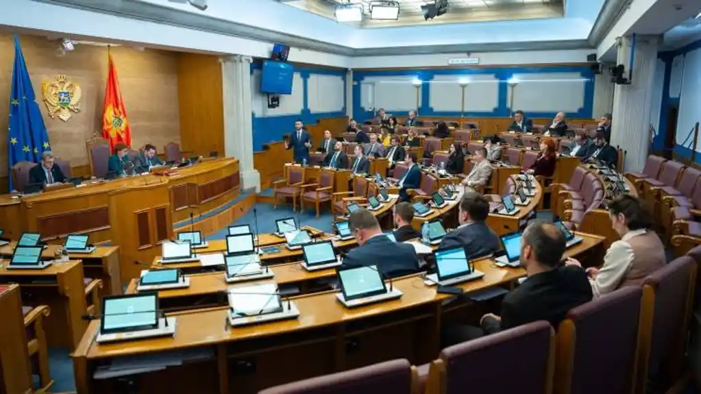 Poslanici danas o kandidatima za sudije Ustavnog suda i razrješenju Šćekića