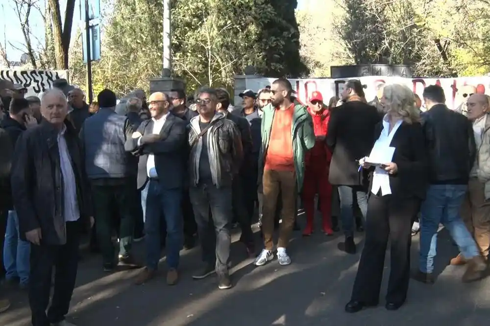 Protest zbog procesuiranja učesnika demonstracija ispred Vile Gorica: Represija nije ogledalo vaše snage, nego nemoći