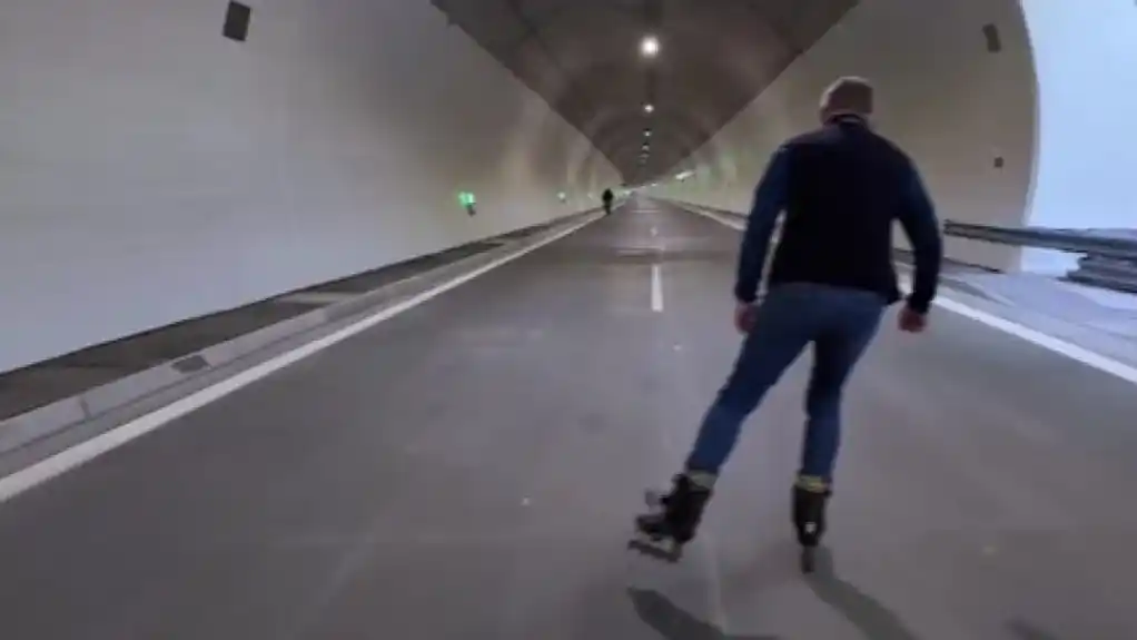Robert Fico na rolerima kroz najduži tunel u Slovačkoj