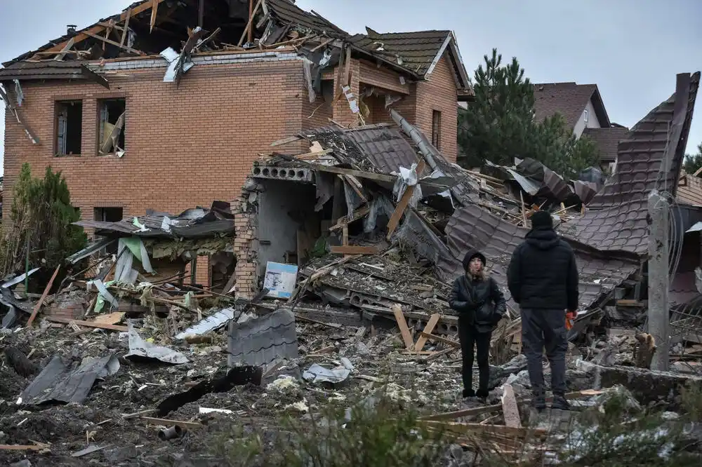 Rusija izvela masovni napad na Ukrajinu dok se diplomatski pregovori nastavljaju