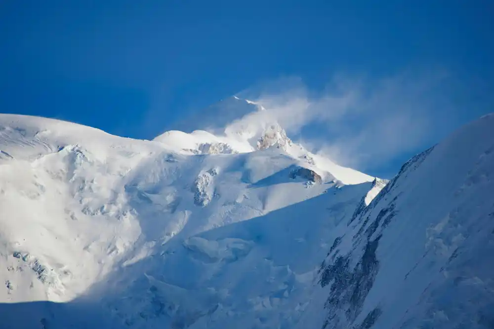 Topljenje leda spušta vrh Monblana