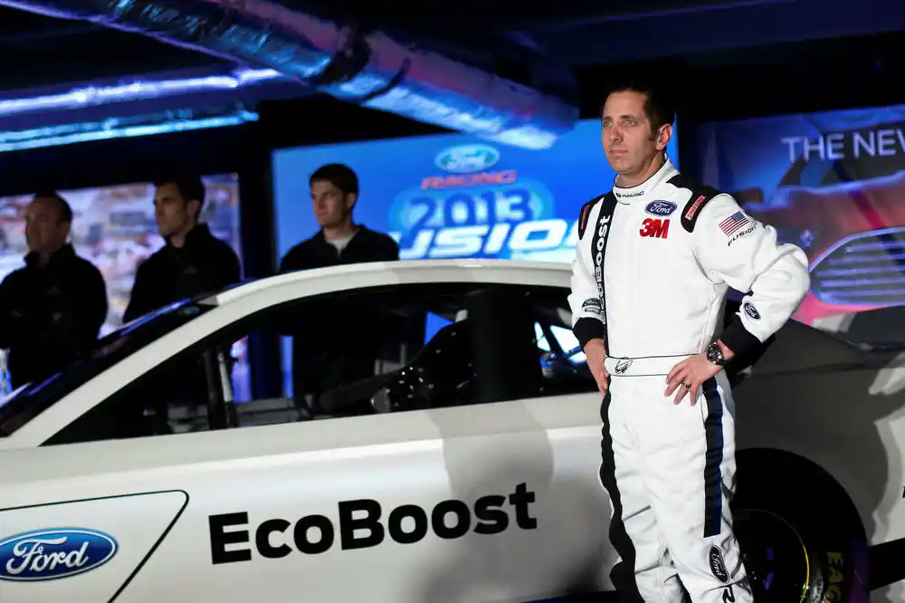 U udesu malog aviona u SAD sedam poginulih, uključujući vozača auto-trka Grega Bifla