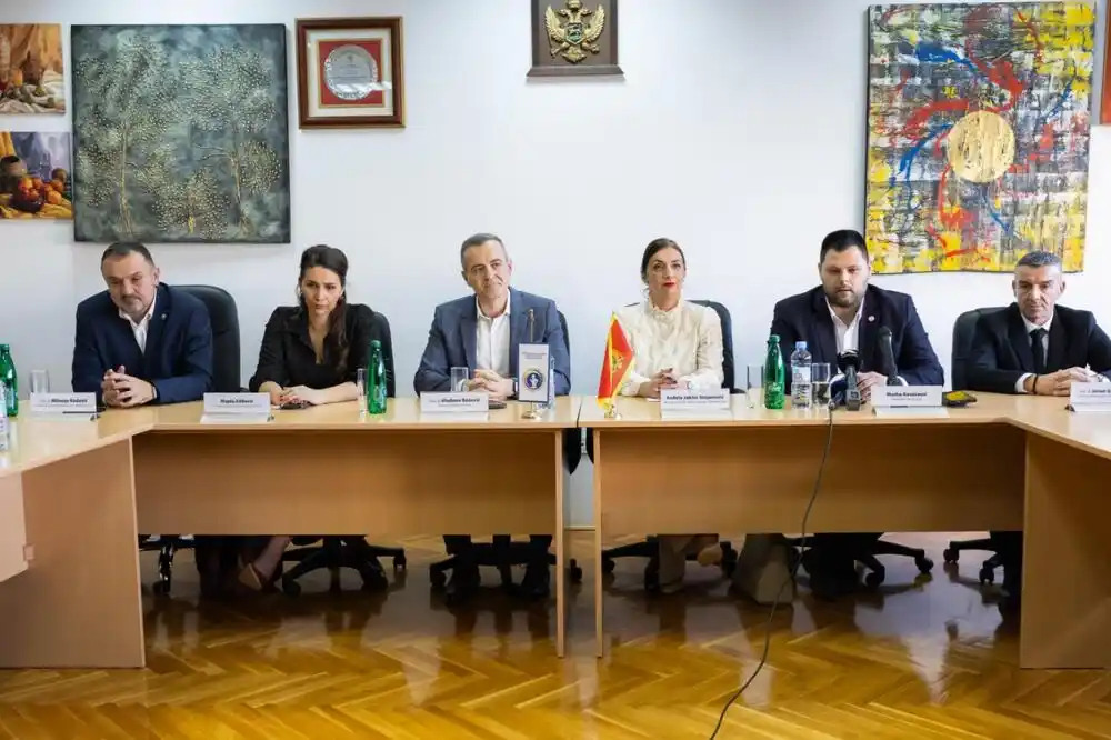 UCG: Početak izgradnje fiskulturne sale Fakulteta za sport i fizičko vaspitanje obilježen polaganjem kamena temeljca…