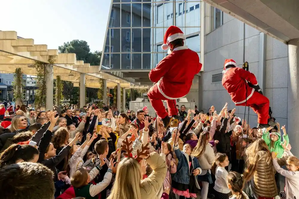 Uspješan humanitarni bazar za Davida u Tivtu: Sakupljeno preko 8.500 eura