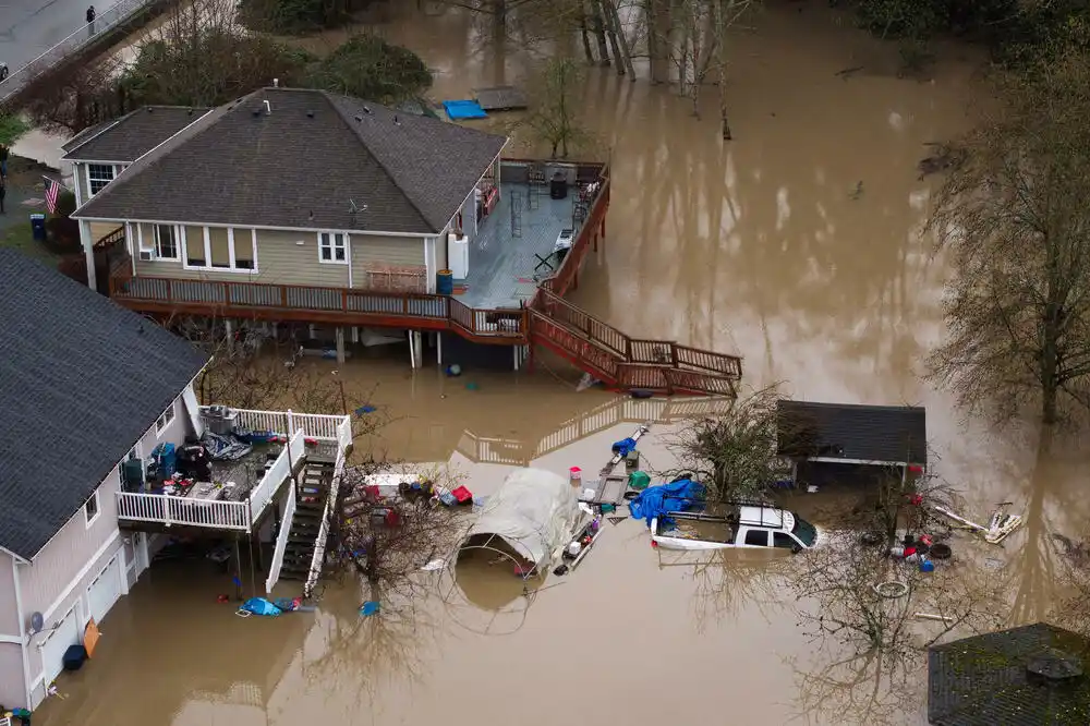Velike poplave u državi Vašington, Tramp proglasio vanredno stanje