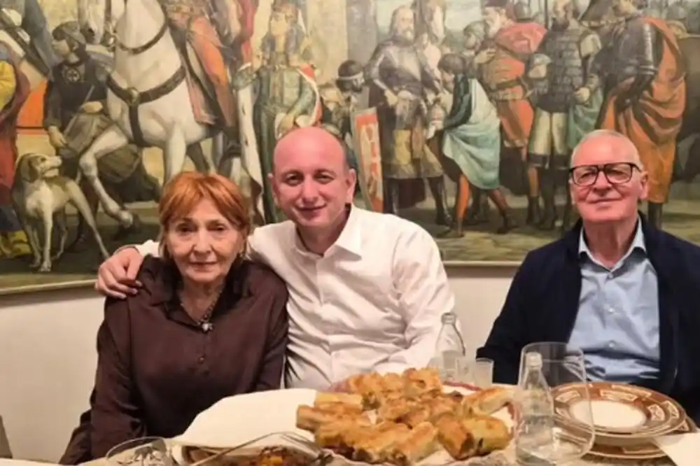 Vučić objavio da je Knežević bio kod njega na slavi: „Nismo pričali o Botunu, samo o skadarskom krapu“