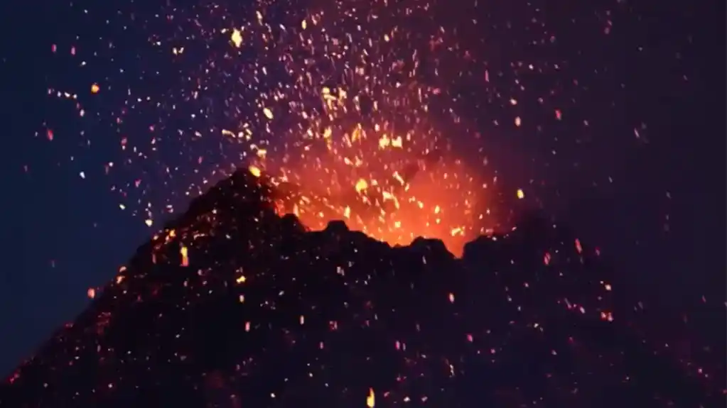 Vulkan Etna ponovo eruptirao