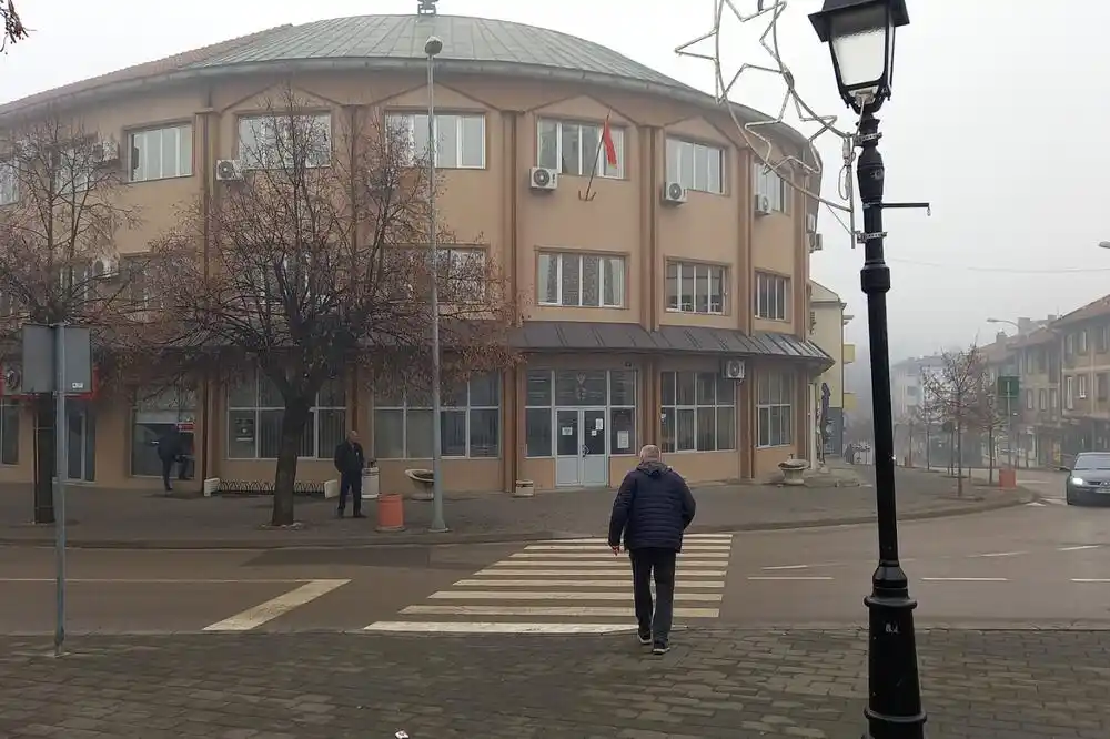 Zaposlenima u Opštini Pljevlja i javnim ustanovama zimnica 500 eura