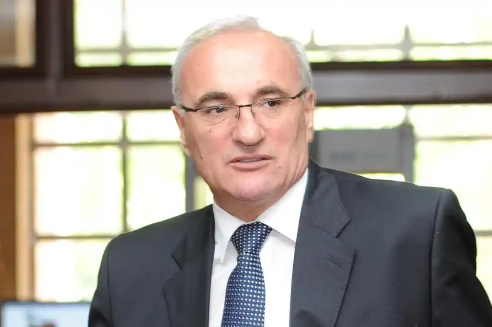 Žiri obrazložio odluku da se Nagrada „3. januar“ dodijeli Miloševiću i Radmili Radović