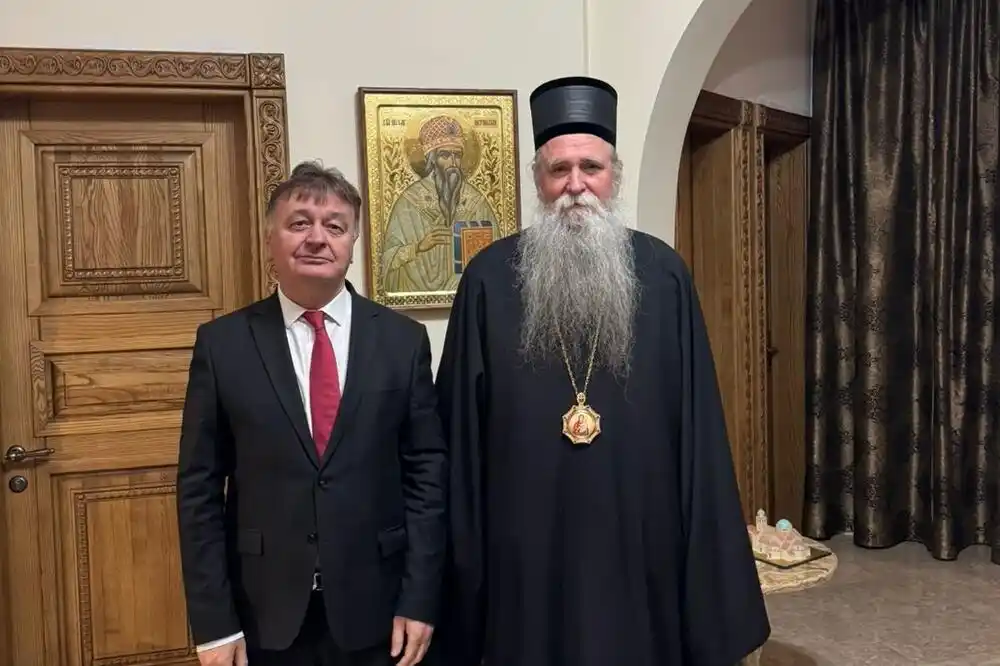 Aleksić se sastao s Joanikijem: „Dijalog neophodan za prevazilaženje podjela“