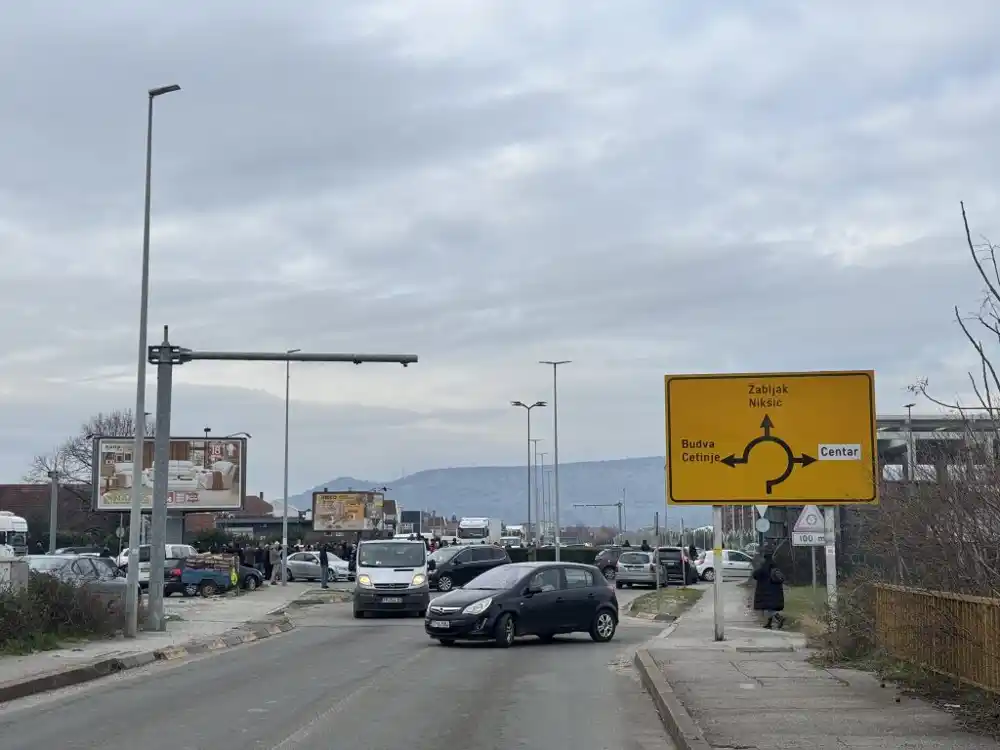 Blokiran kružni tok ka Cetinju, Nikšiću i Baru: Zećani najavili proširenje protesta na cijelu Crnu Goru
