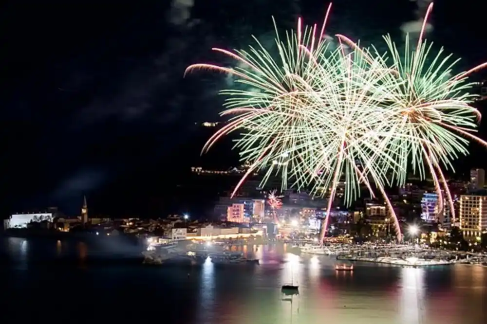 Budva: Dronovi popadali u more i na plato ispred Lučke kapetanije