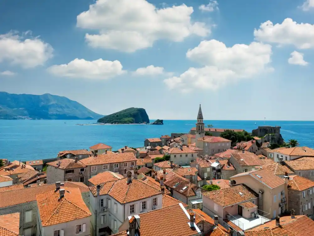 Budva: Policija pretresa više pripadnika kriminalnih grupa, nastavak istrage ubistva Sima Markovića