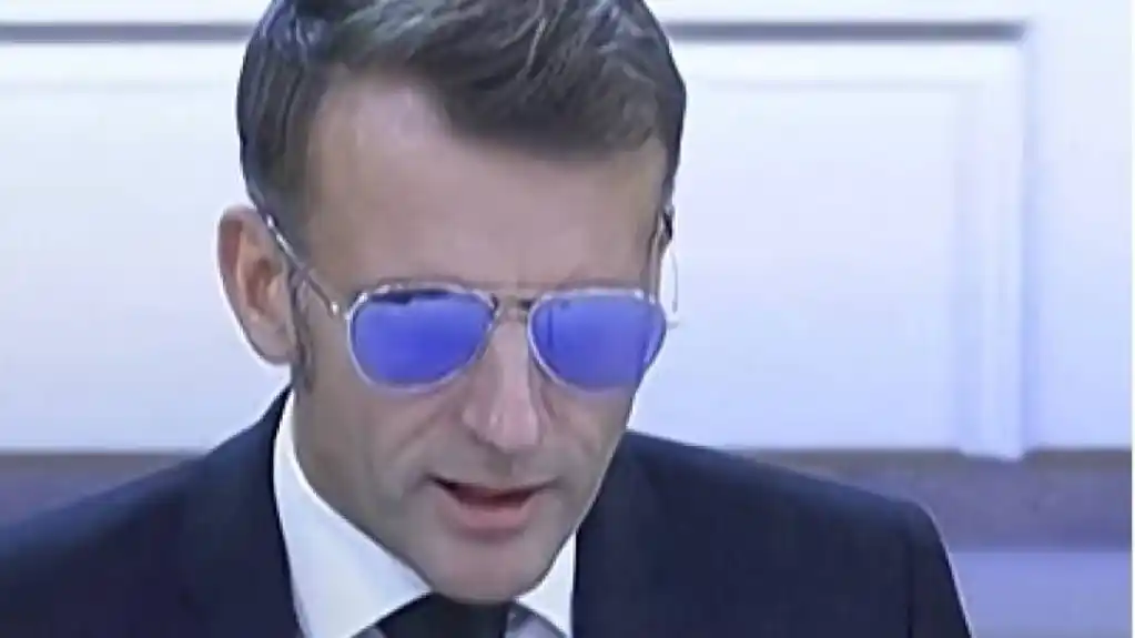 Emanuel Makron vodio sastanak sa sunčanim naočarima zbog problema s okom