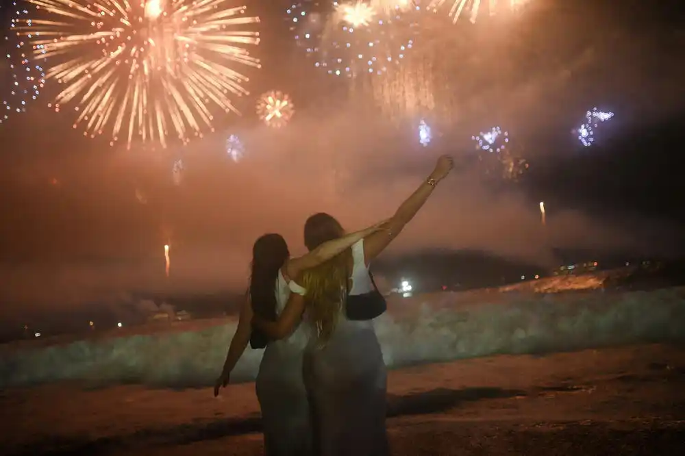 Kako je Nova godina dočekana u svijetu: Vatromet, ulične proslave…