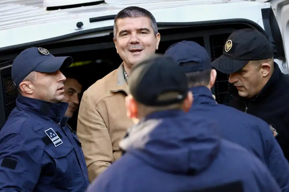 Lambulić: Nagrdio sam se što me Vaso posla sa njima, izgubio sam 135.000 eura koje sam pozajmio