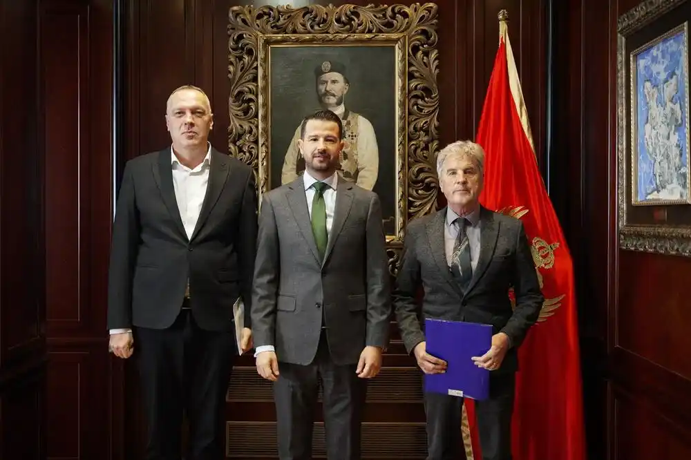 Milatović: Plate moraju pratiti realne troškove života, standard građana se ne štiti jednokratnim potezima