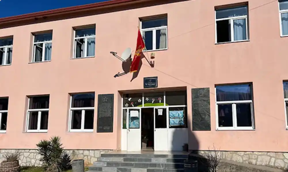 Ministarstvo prosvjete za OŠ „18. oktobar” obezbijedilo nove ormare