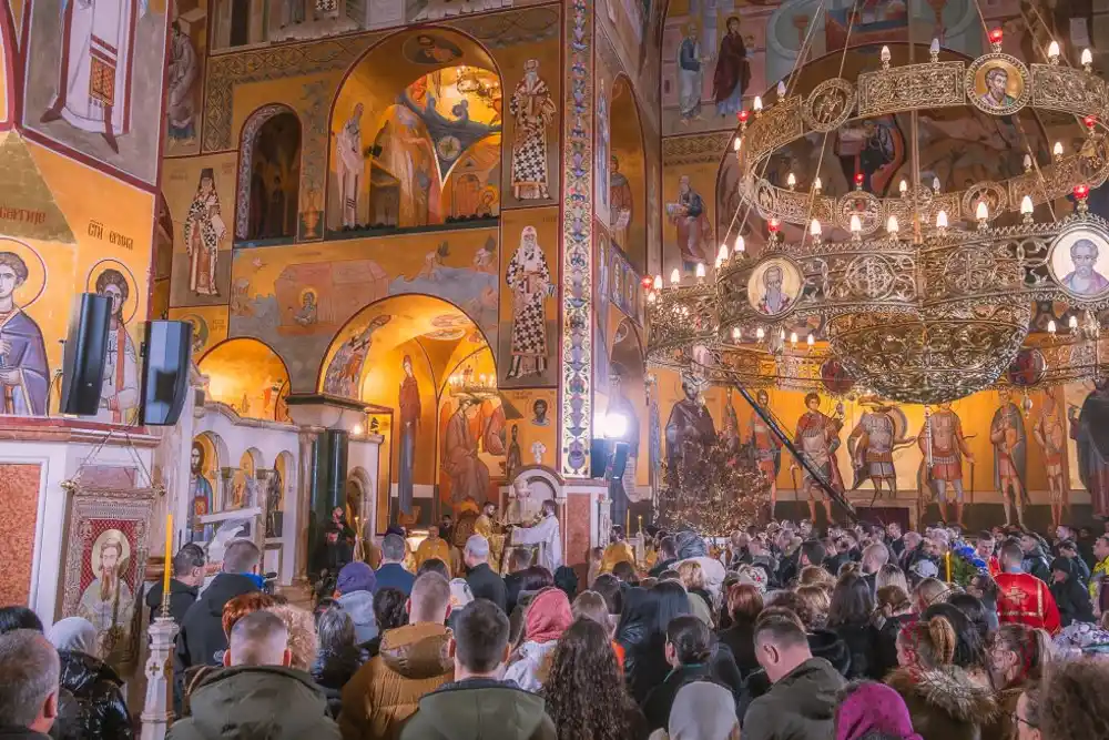 Mitropolit Joanikije: Rođenje Hristovo da nam donese obnovljenje i Božansku neoduzimljivu radost