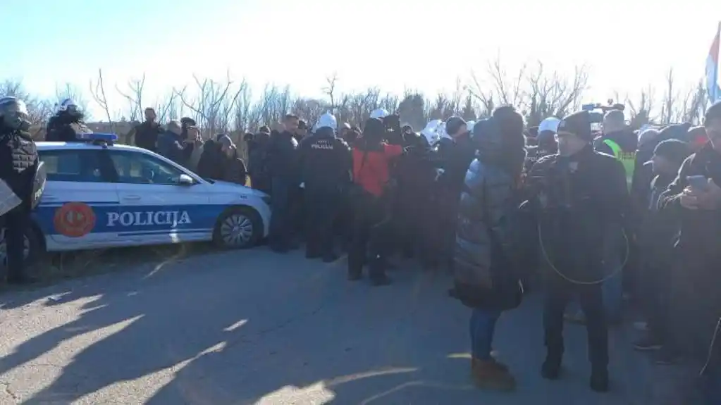 Mještani Botuna danas nastavljaju proteste