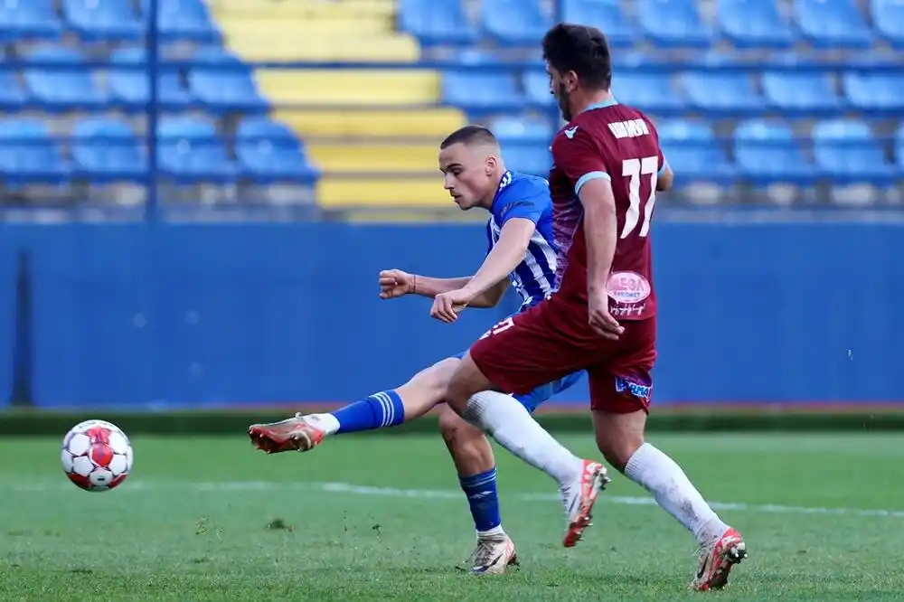 Mladi fudbaler Budućnosti na pragu Milana: Italijanski velikan spremio 300 hiljada eura za Savovića