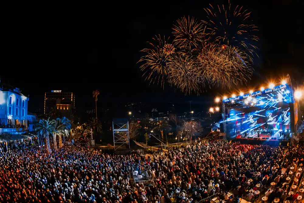 Novogodišnja žurka u Budvi se sinoć nastavila: Bijelo dugme, Perper i CHEGI bend priredili nastupe za pamćenje – zbog nevremena otkazuje se peta novogodišnja noć u Budvi