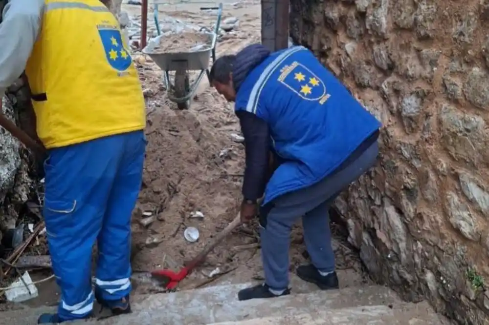 Očistili prolaze u budvanskom Starom gradu blokirane usljed nevremena