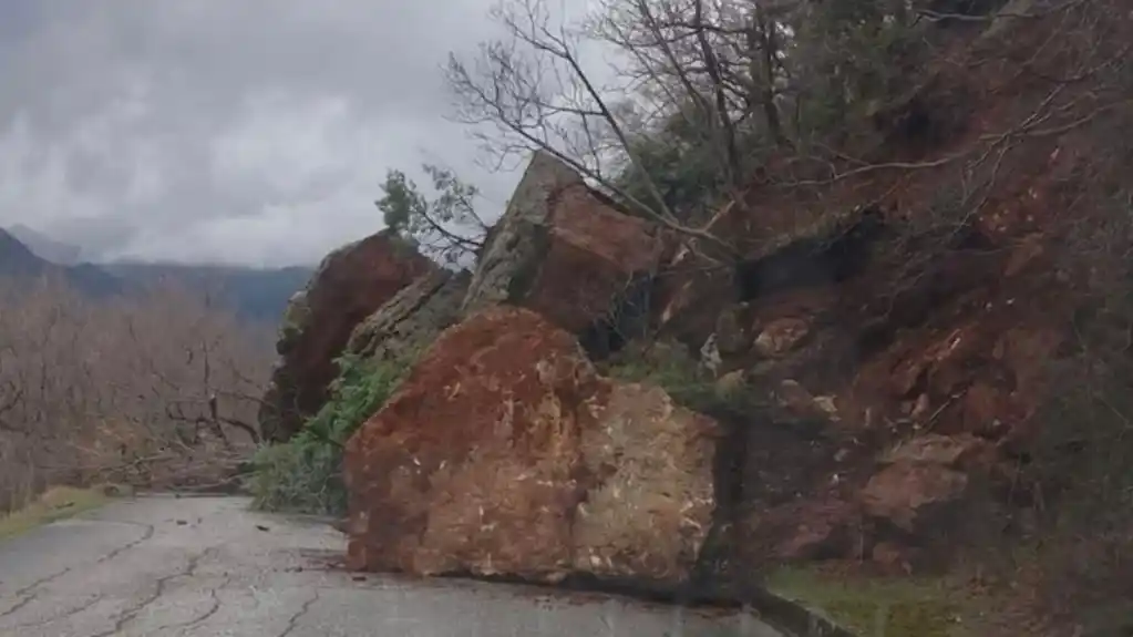 Odron na putu u Crmnici će biti uklonjen do utorka