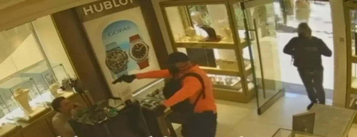 „Pink Panteri“ za minut opljačkali zlataru na Halkidikiju